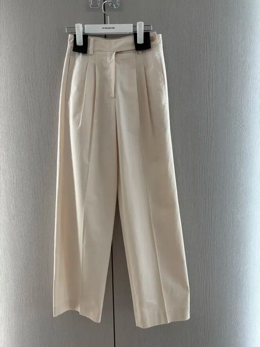 Fyeo fyeo west tuck スラックス クリーム DECORATOM_COM_BR