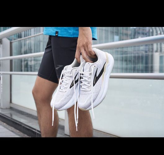 卓越した ブルックス ランニングシューズ メンズ ゴーストマックス 2 マラソンシューズ 1104311D125