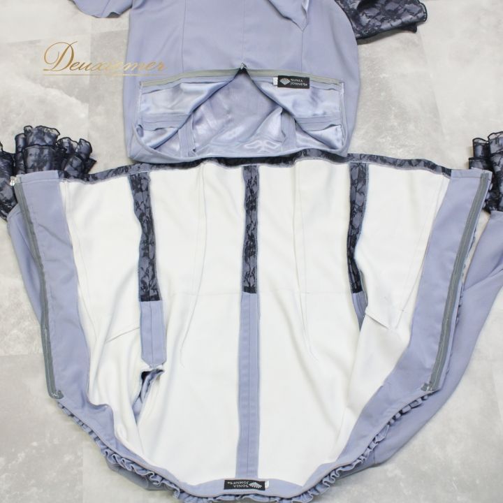 上品 フリルスカート