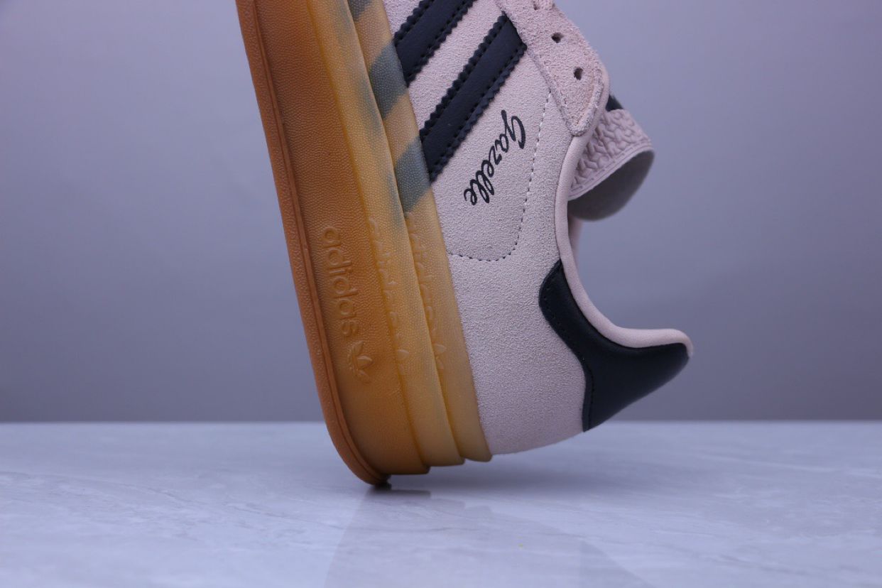 新品 Adidas originals gazelle bold 厚底スニーカー