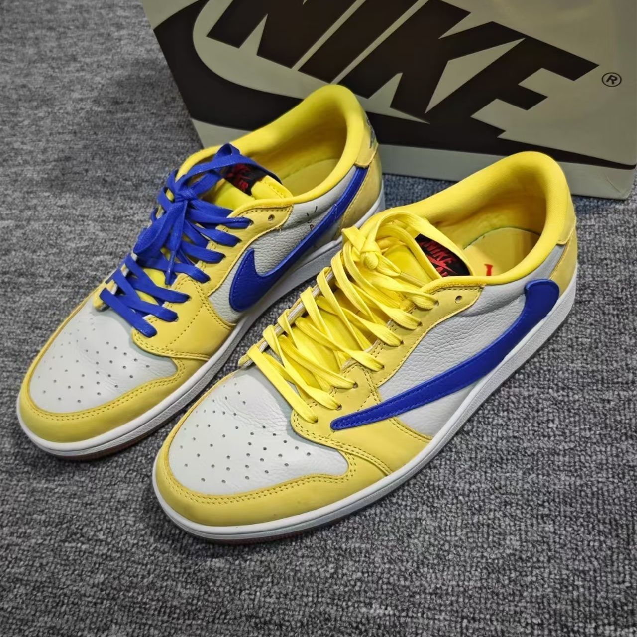 男女兼用ナイキ エア ジョーダン 1 ロー OG トラヴィス スコット カナリー レディース サイズNike Air Jordan 1 Low OG Travis Scott Canary Women'S