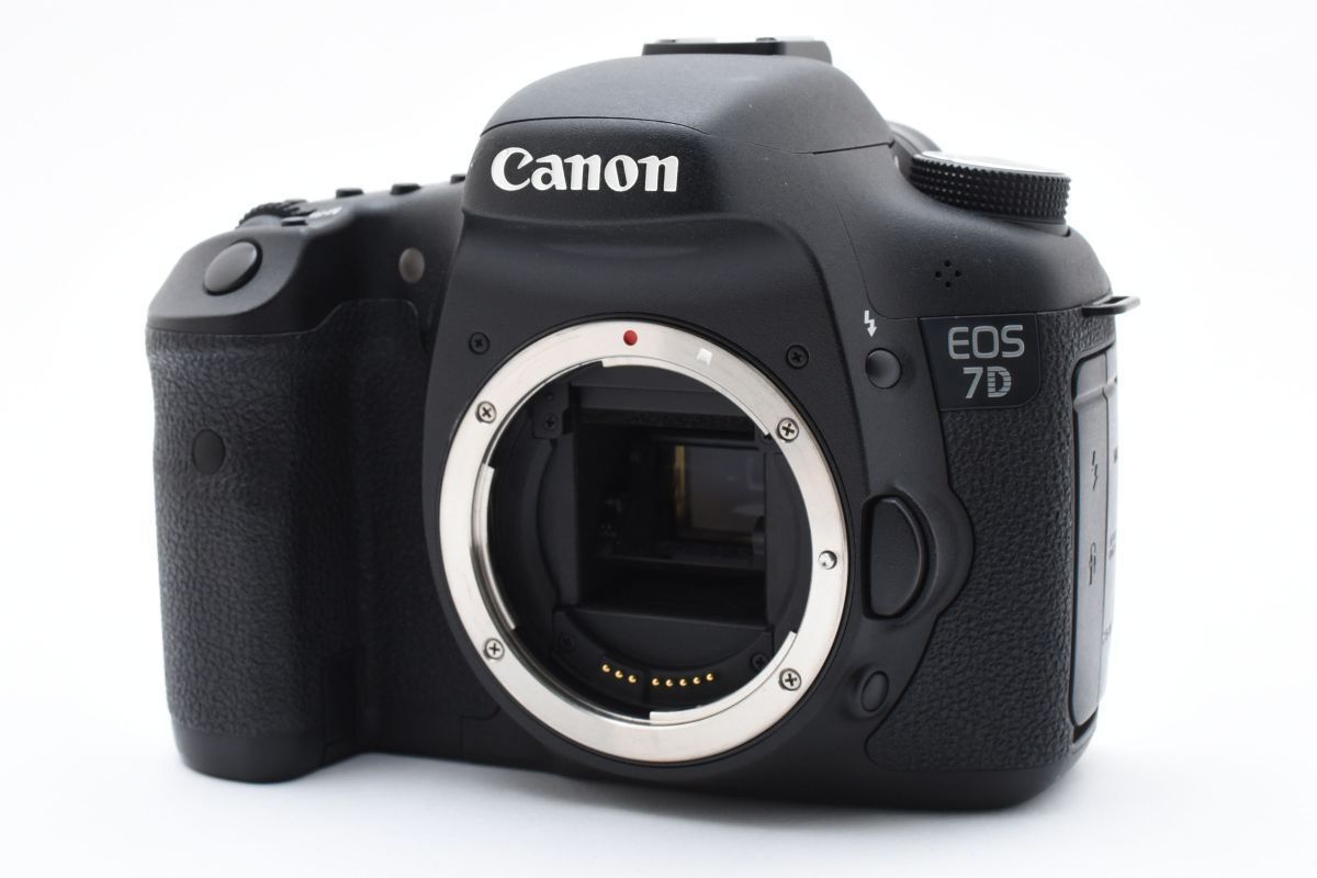 ショット数34600回 美品 Canon EOS 7D 充電器付き 付属品多数 AA4055