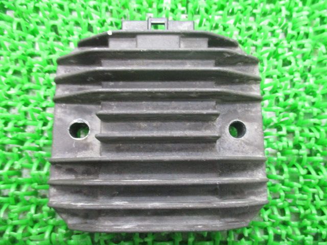 FZR600 レギュレター ヤマハ 純正 中古 バイク 部品 レギュレーター レクチファイアー 機能的問題なし そのまま使える 車検 Genuine