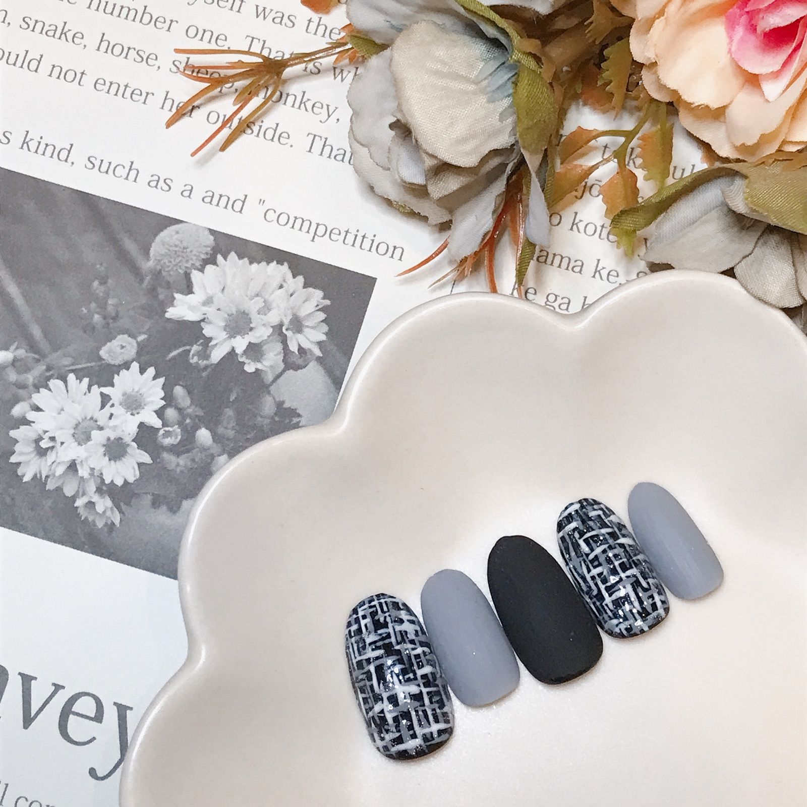 s様専用 ブラックツイード ラメグラネイルチップ