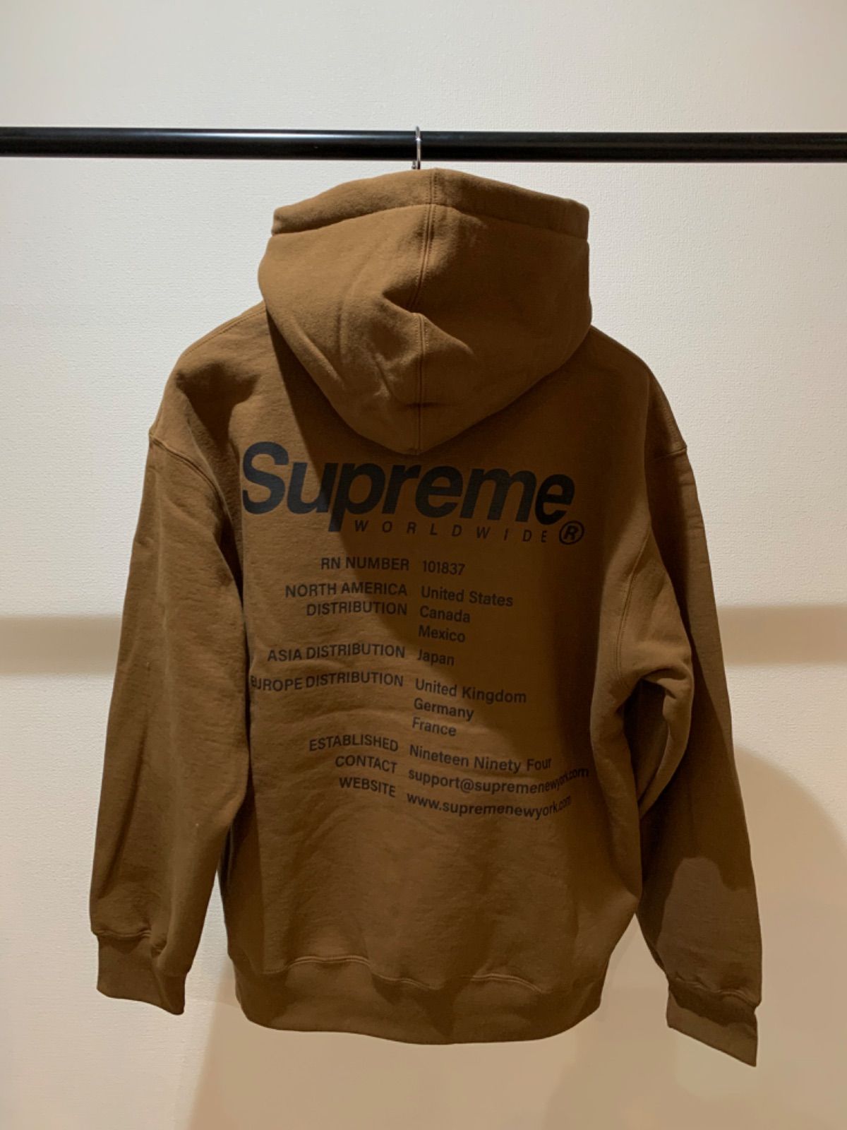 最安値好評SUPREME 23SS worldwide hooded sweatshirt トップス