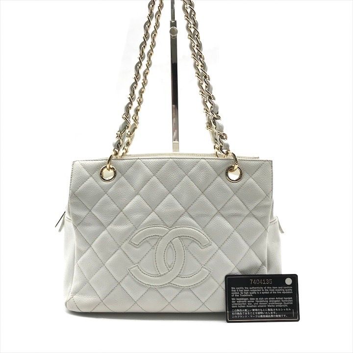 良品 CHANEL シャネル ココマーク キャビアスキン レザー 良品 CHANEL シャネル ココマーク キャビアスキン レザー