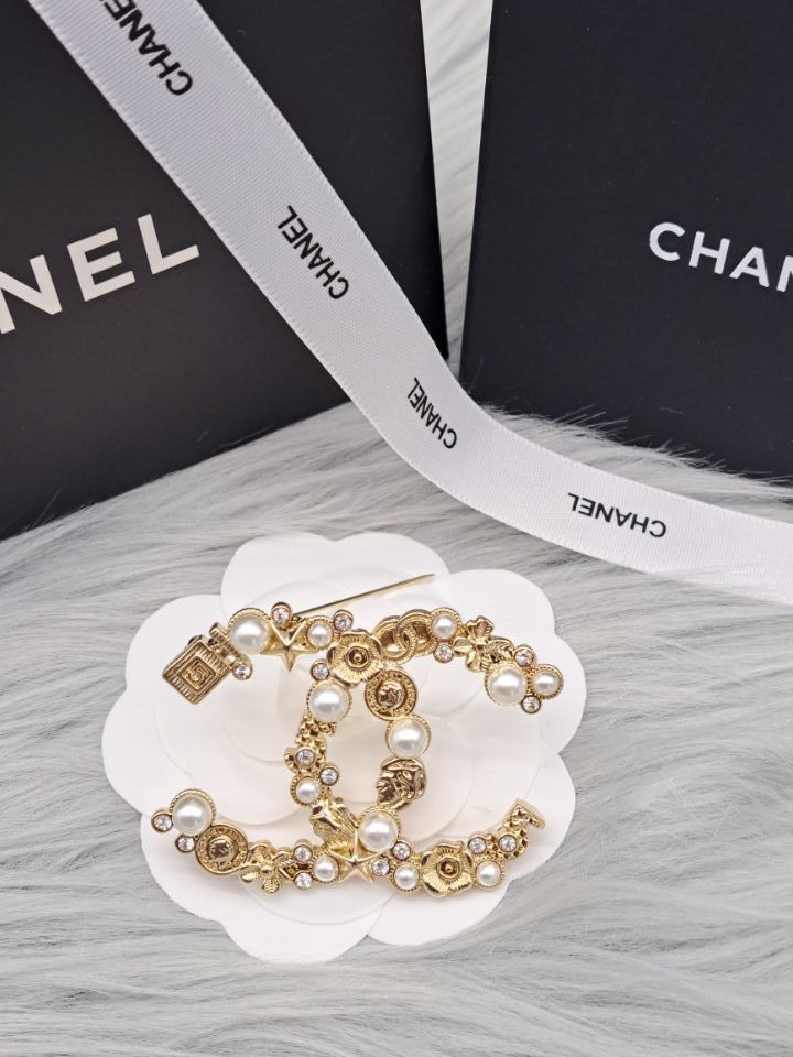 CHANEL ブローチ