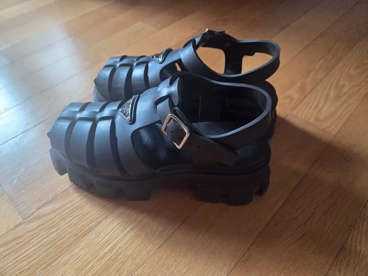 正規品 PRADA プラダ チャンキーソール ラバー サンダル