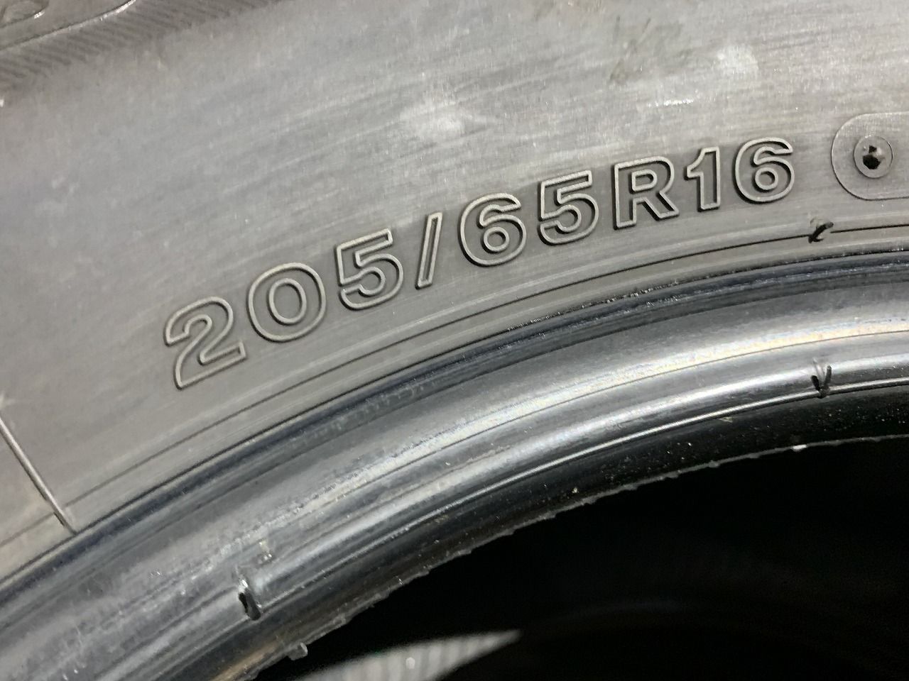 【2110033】スタッドレス BRIDGESTONE BLIZZAK REVO GZ 205/65R16 2015年 7mm エスティマ アルファード ヴェゼル CX-3 オデッセイ 等