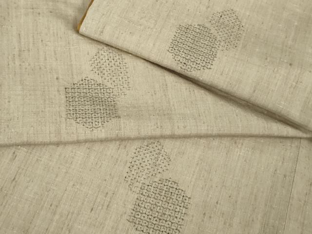 美品！＜重要無形文化財 本場結城紬＞100亀甲 人気の飛び柄雪輪模様