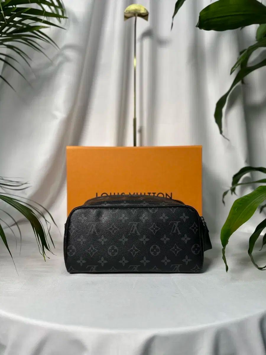 正規品 Louis Vuitton ルイヴィトン エクリプス ヘルプキット