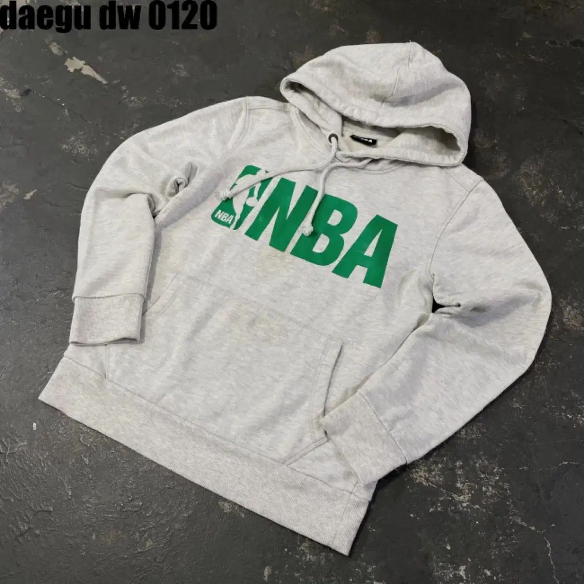【雷市場（ポンジャン）商品韓国直送】 NBA フード付きTシャツ L
