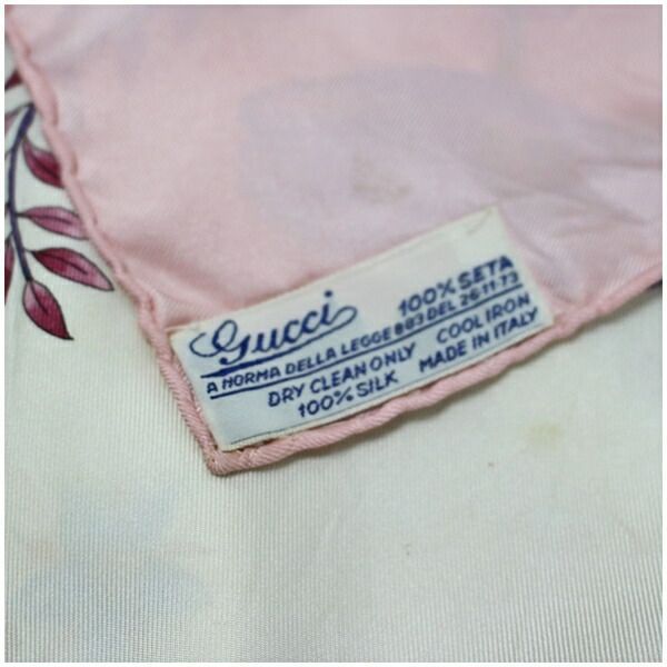 ヴィンテージグッチシルク100% Vintage Gucci 100% Silk Scarf 88x88 cm for Women Small
