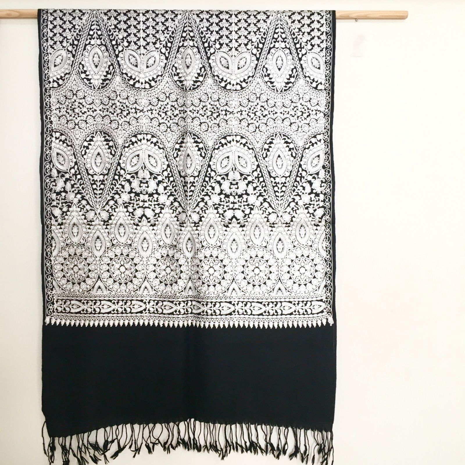 ウール手刺繍ショール【カシミール直輸入】羽織に最適 ソズニ