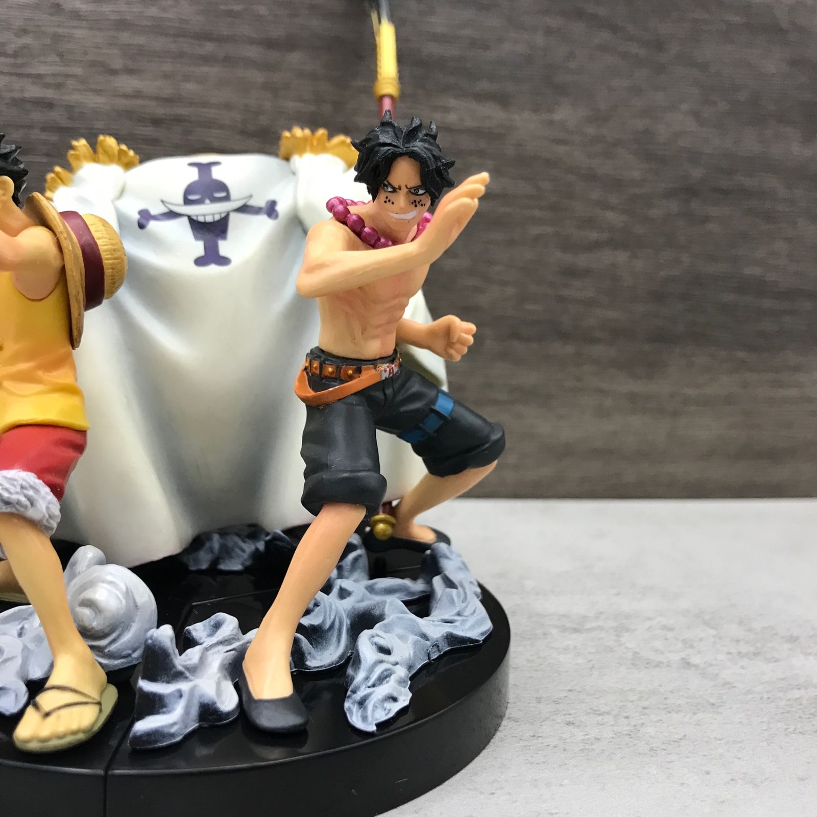 白ひげ フィギュア 高額 ワンピース ロジャー,白髭,シャンクス