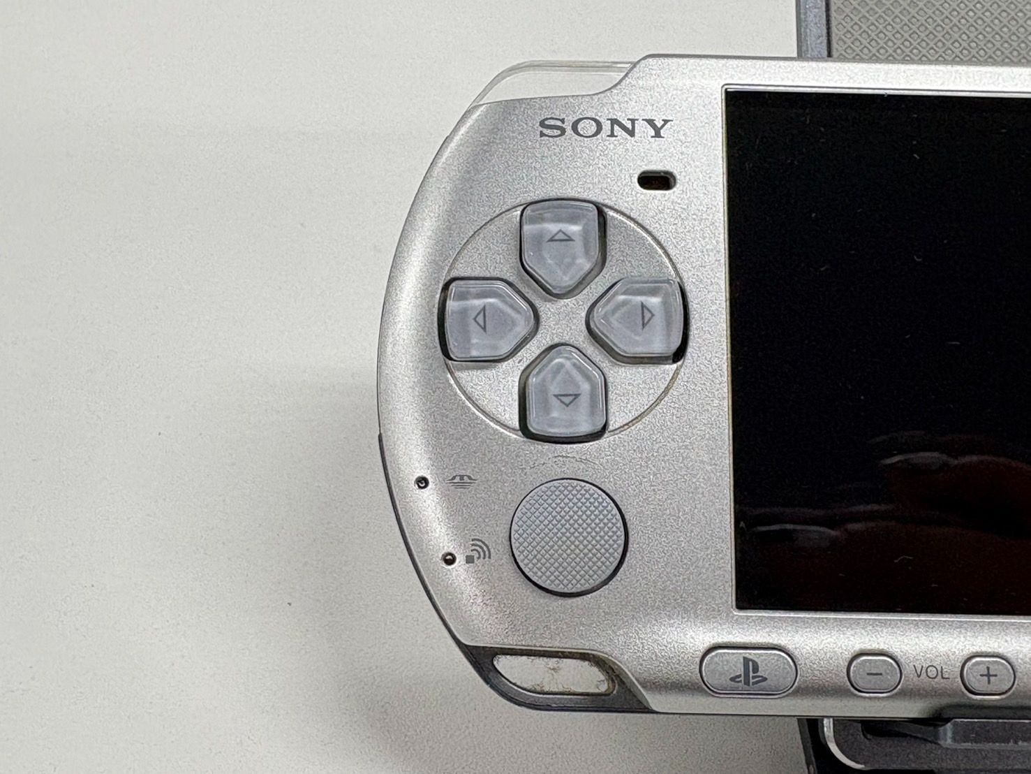 SONY - 【箱付】SONY PSP-3000 シルバー s-l1200.jpg