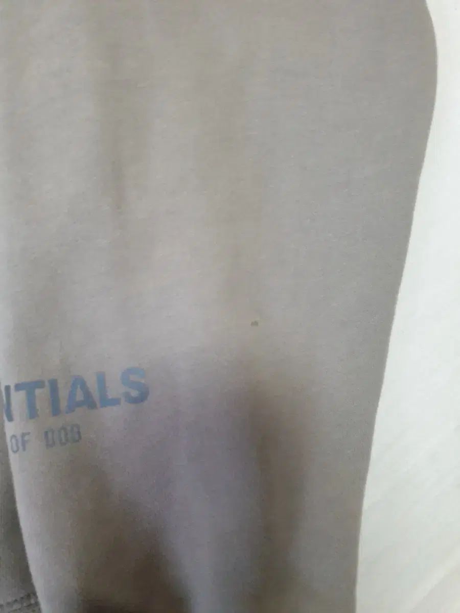 ESSENTIALS エッセンシャルズ