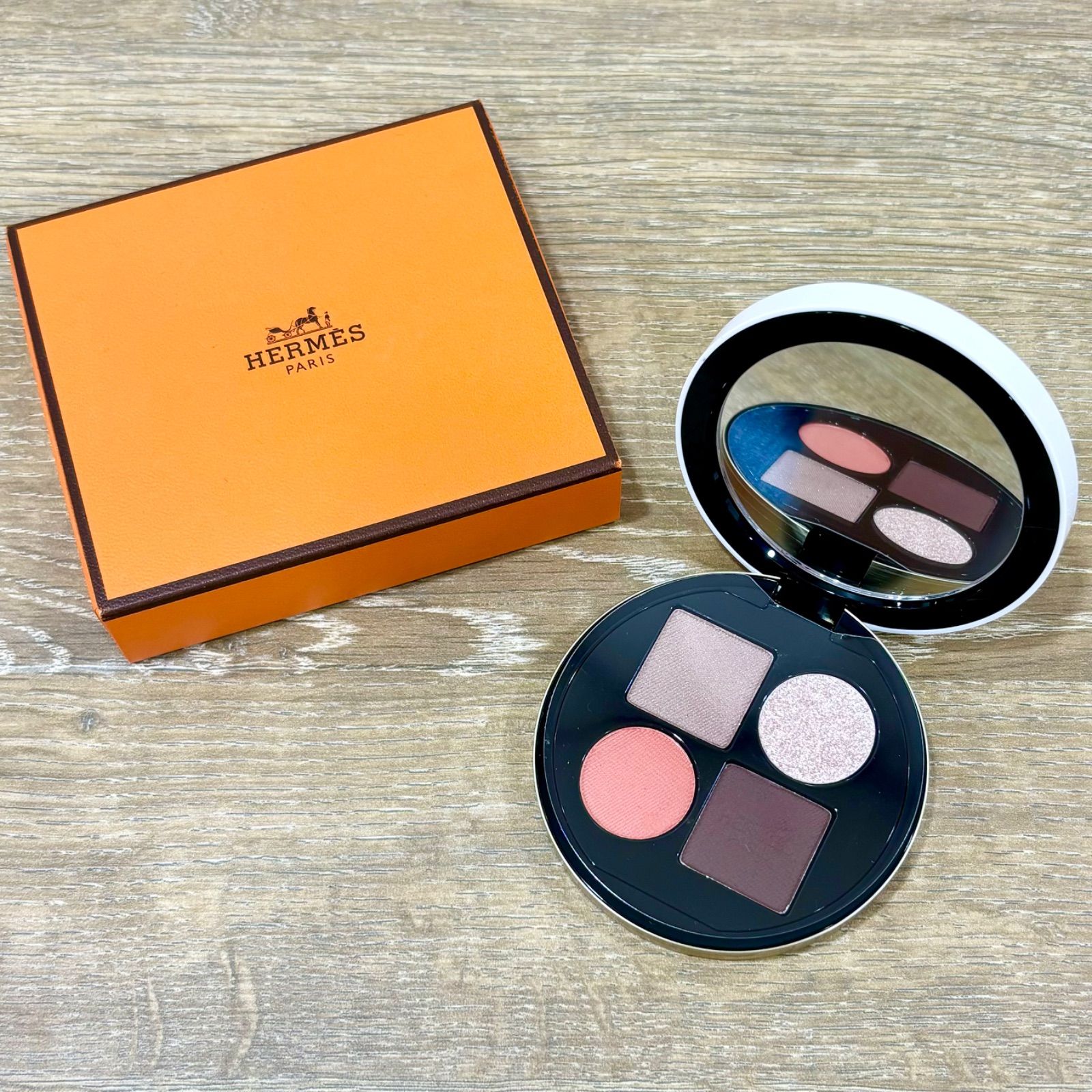 ギフト仕様】HERMES オムブレス・エルメス アイシャドウパレット03