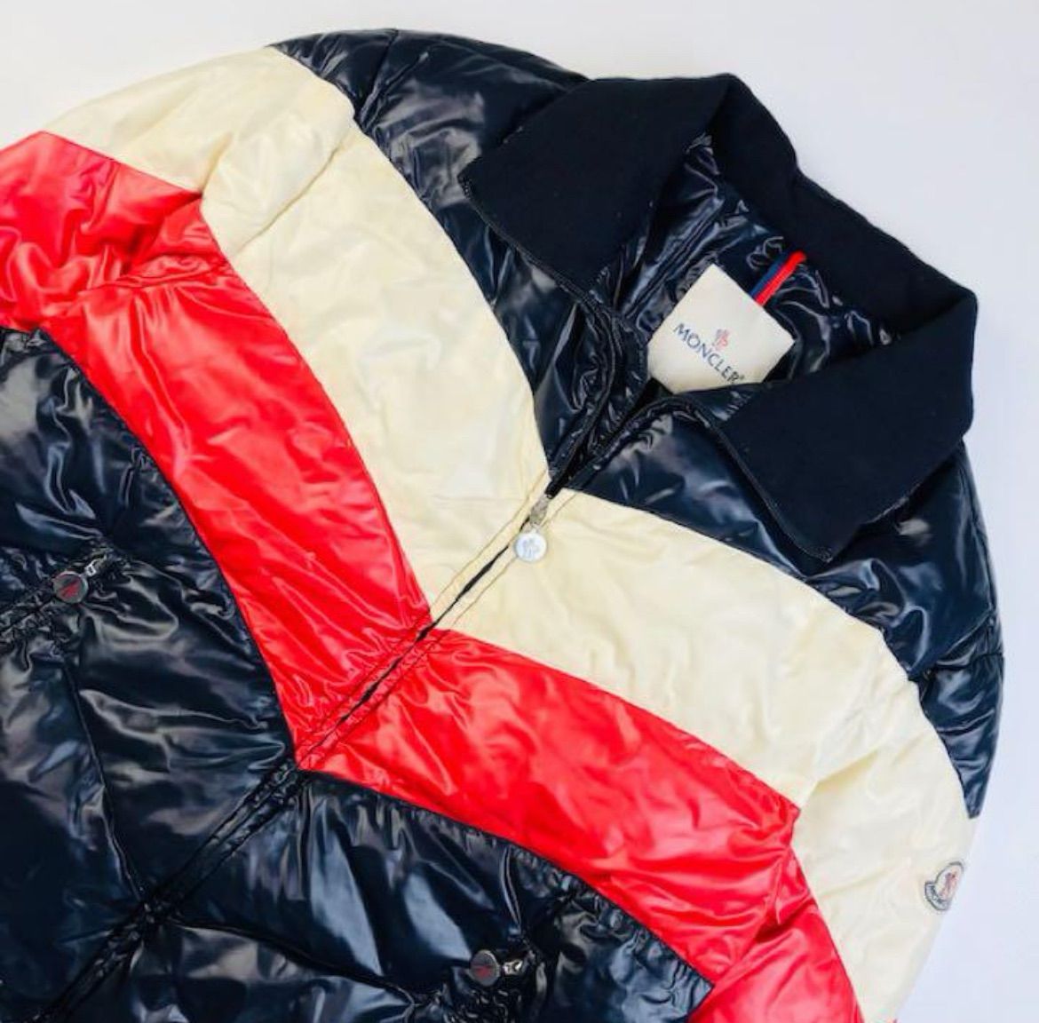 MONCLER☆モンクレール・CHINE メンズ ブランドアイコンワッペン付き 