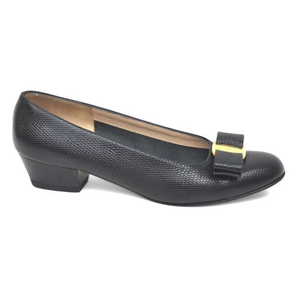 美品■サルヴァトーレフェラガモ　ヴァラリボン　パンプス　アーモンドトゥ　22.5 美品 Salvatore Ferragamo サルヴァトーレフェラガモ ヴァラ
