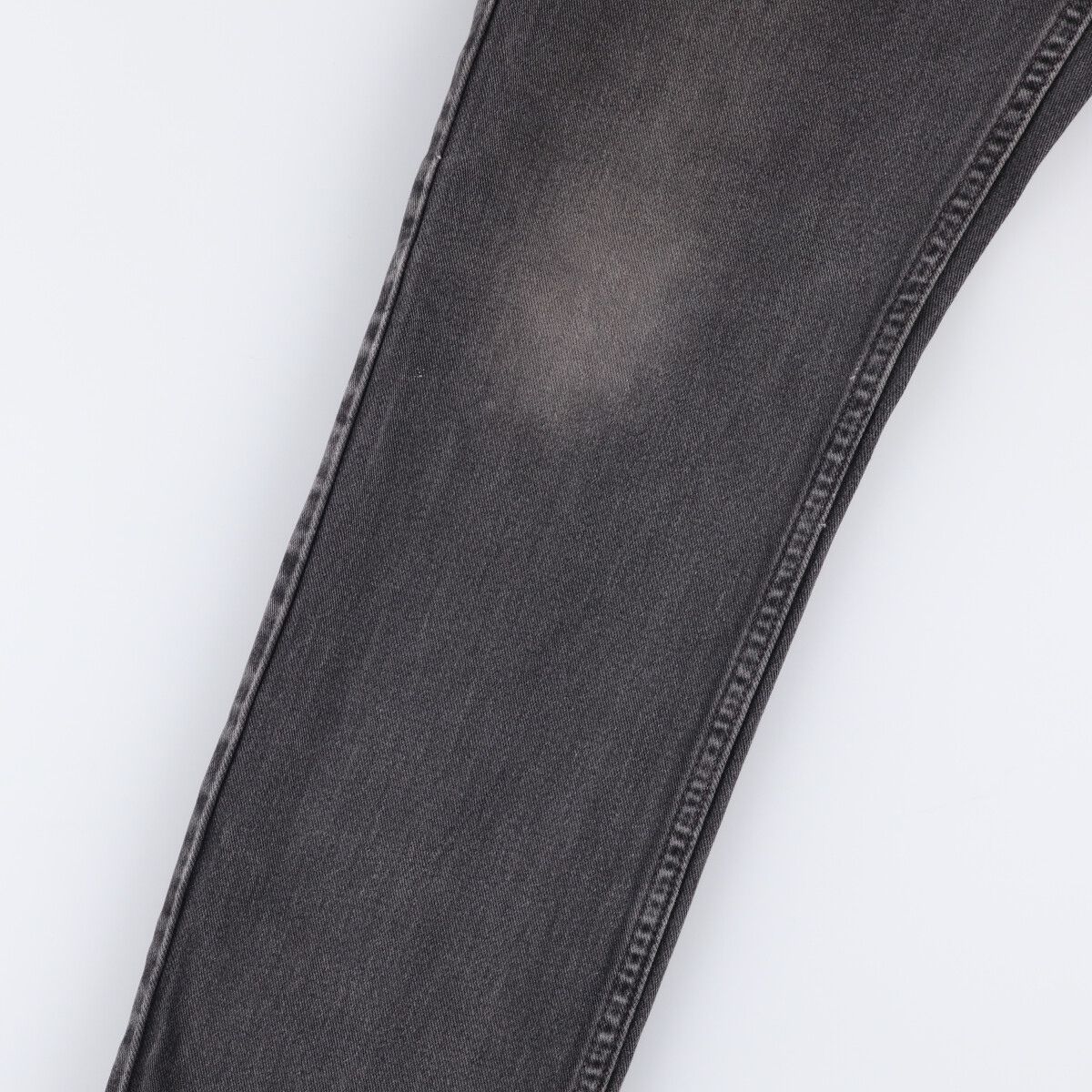 テーパードデニムパンツ