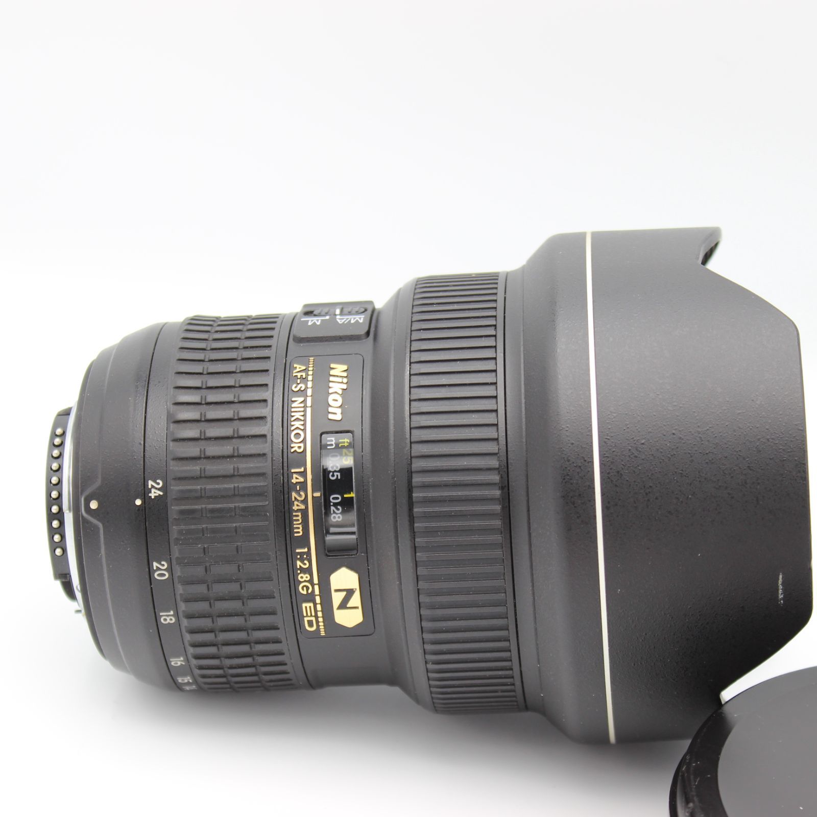 Nikon 超広角ズームレンズ AF-S NIKKOR 18-35mm f/3.5-4.5G ED フルサイズ対応 Nikon 超広角ズームレンズ AF-S DX Zoom Nikkor 12-24mm f⁄4G IF-ED