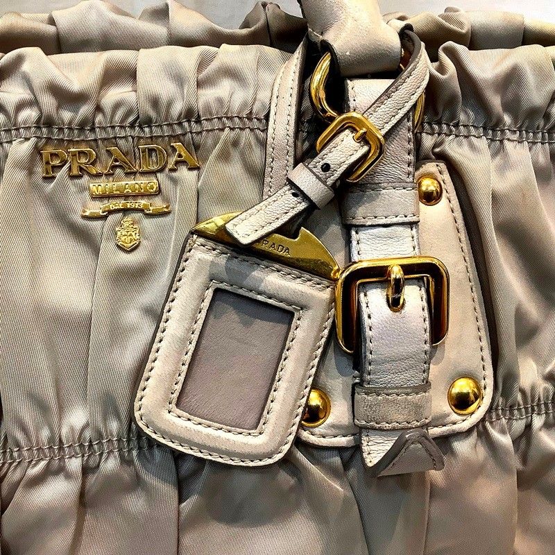 プラダ（PRADA）ナッパ ゴーフル2WAYバッグ ギャザーナイロン