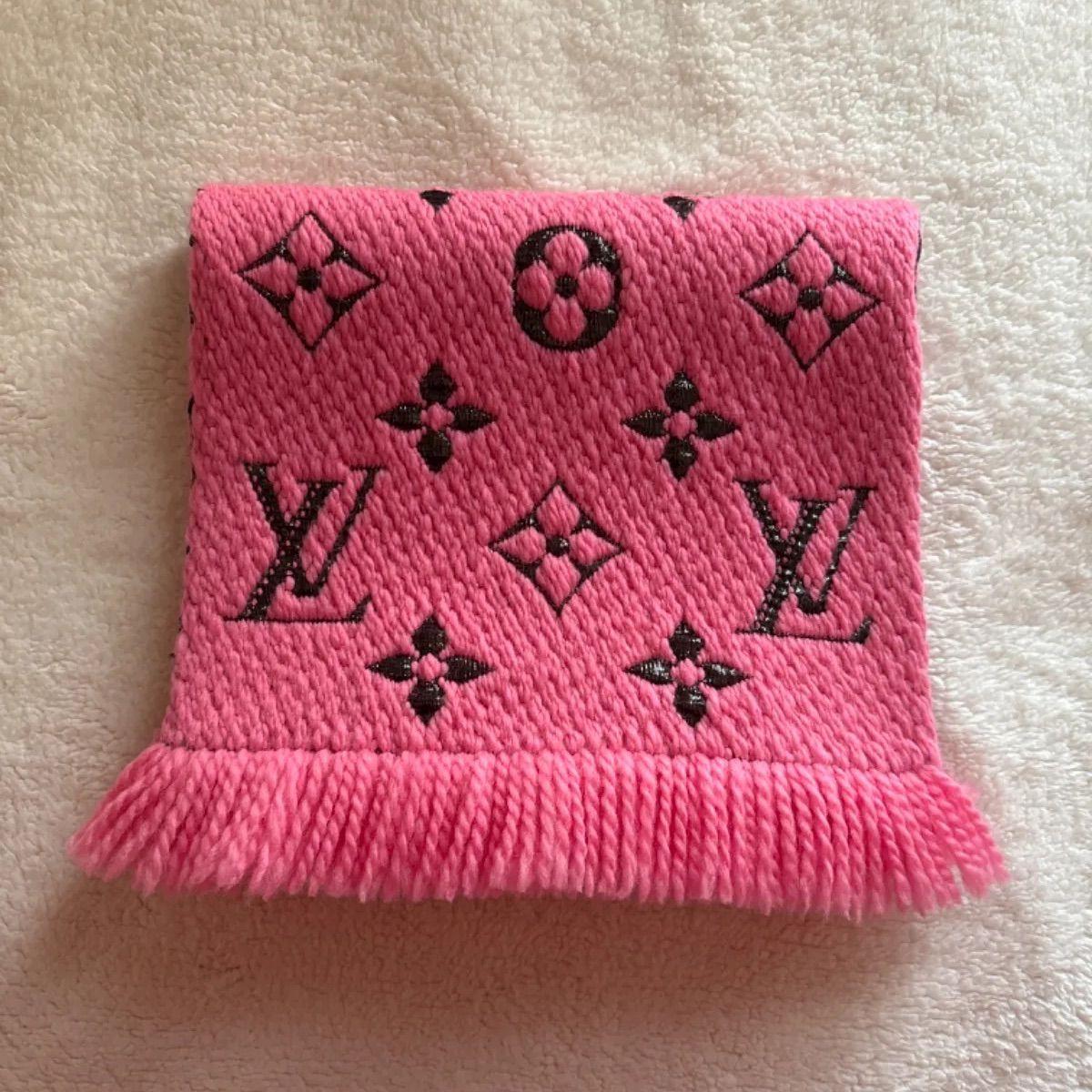 ルイヴィトン エシャルプ ロゴマニア マフラー ローズポップ ピンク
