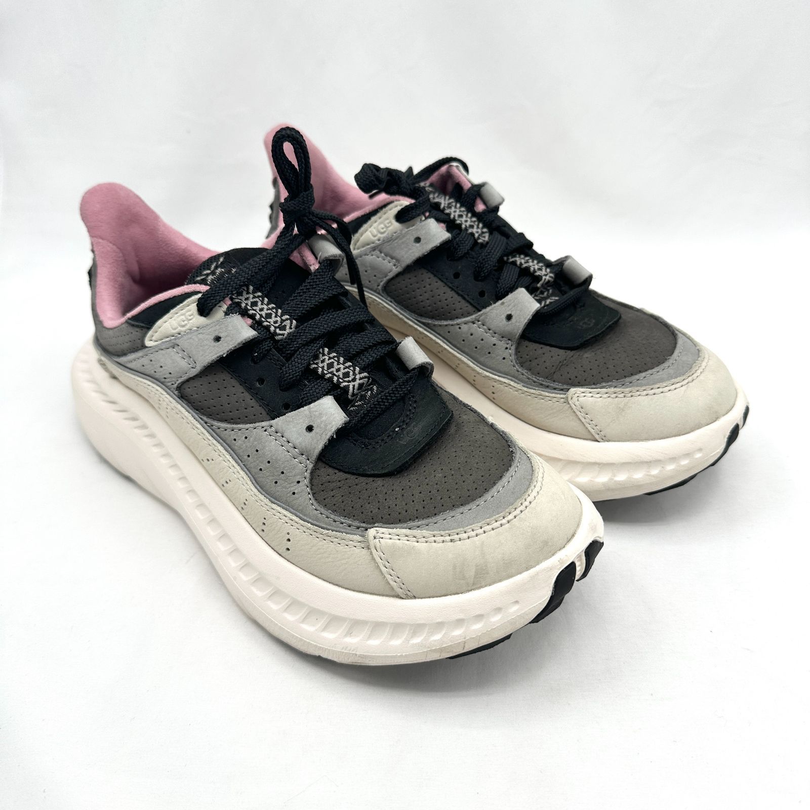 【UGG】 アグ W CA805 美品 厚底 23cm パープル UGG アグ CA805 厚底 スニーカー ピンク カジュアル モード