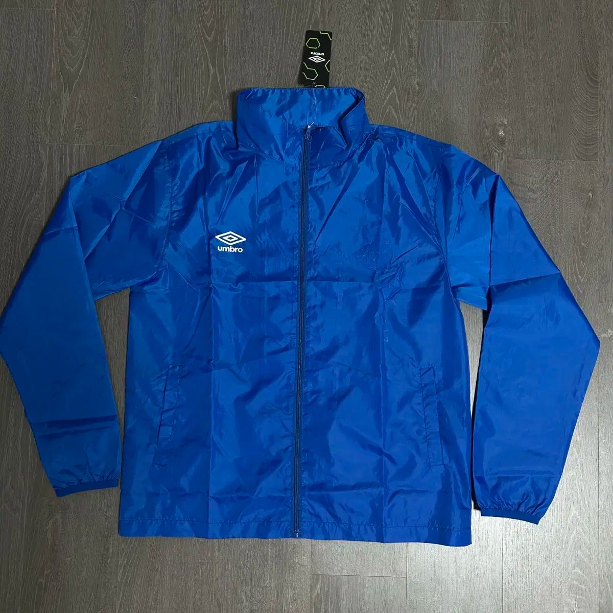 新品 umbro(アンブロ) ウインドブレーカー レインジャケット