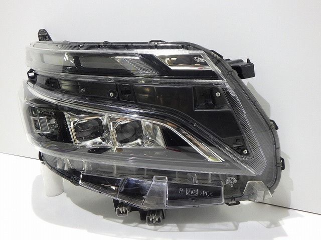 ZWR80 ヴォクシー 右ヘッドライト 2025年最新】Yahoo!オークション