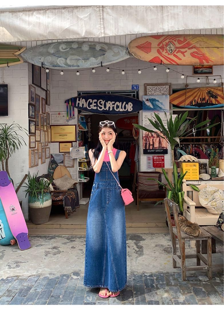 デニムオーバーオールワンピ 春のリゾート女子会用ドレス