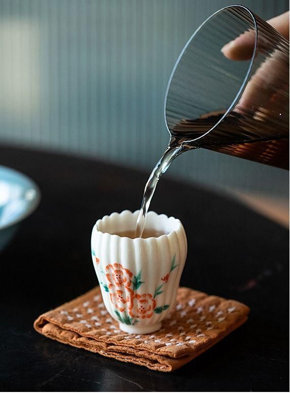 未使用品 中国美術 湯呑み 茶器 煎茶道具 雲紋 煎茶器  送料込み ２客 龍鳳紋 中国美術 湯呑み 茶器 茶杯 煎茶道具 雲紋 浮き彫り