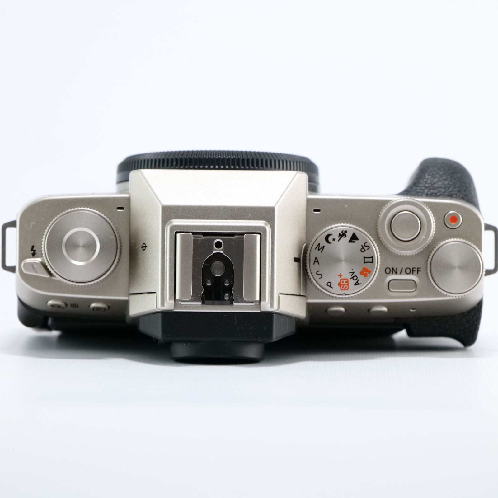 Fujifilm X-T200 ミラーレス一眼 本体とレンズ付き FUJIFILM 富士フィルム ミラーレス一眼カメラ X-T200 レンズ
