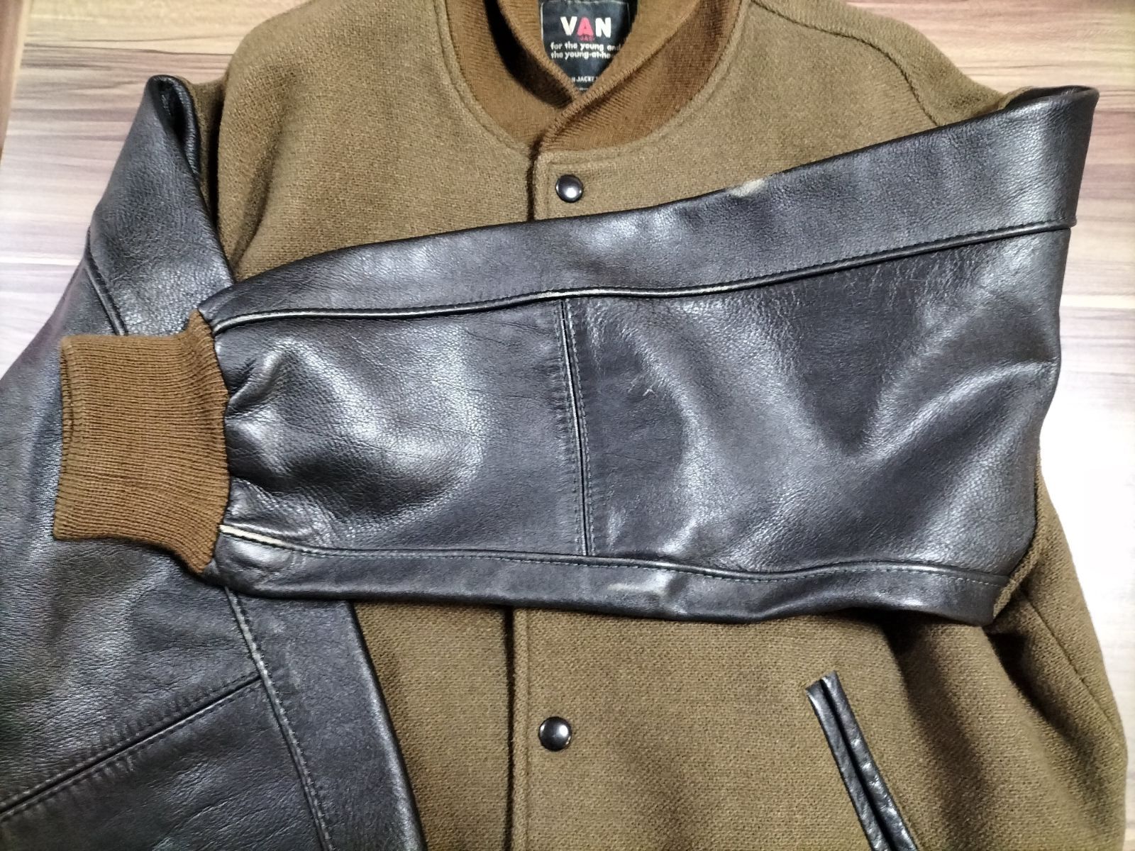 VAN ヴァン スタジャン ウール レザー L - メルカリ