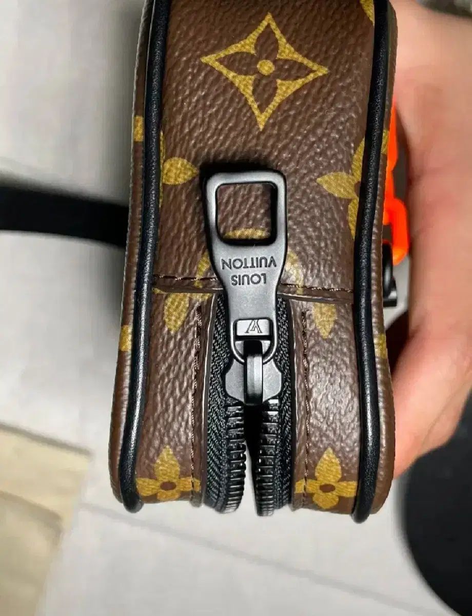美品 LOUIS VUITTON ポシェット・ヴォルガ ヴァージル 限定品 M55261