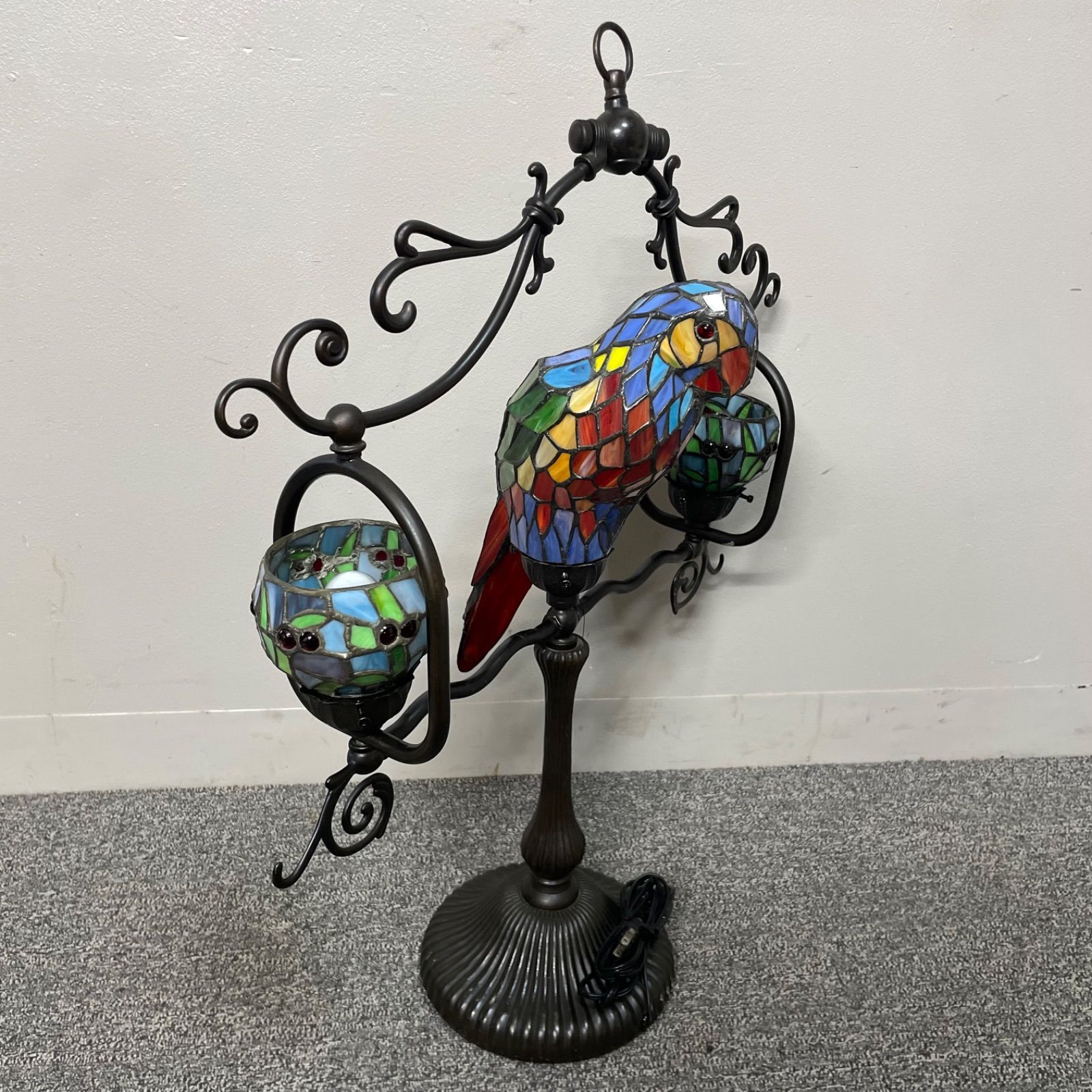 【 美品 】高さ40㎝ ステンドグラスランプ「オウム」テーブルランプ 美品 】高さ40㎝ ステンドグラスランプ「オウム」テーブルランプ