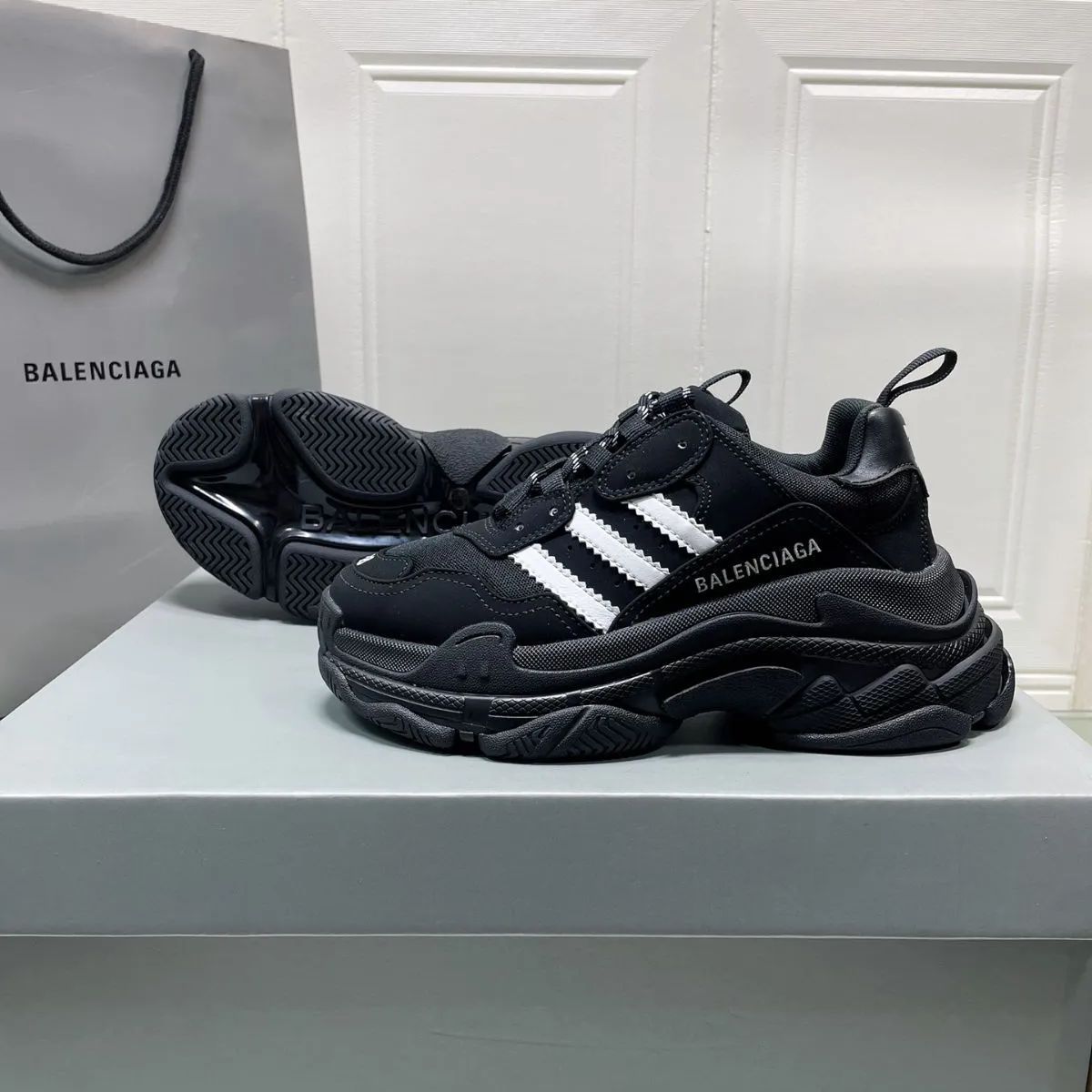 新しい未使用Balenciagaパリの旧家のお父さん靴