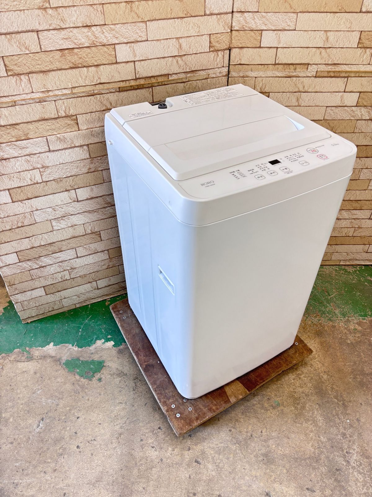 高年式 大阪送料無料 3か月保障付き 洗濯機 ヤマダ 5.5kg 2025年 YWM-T55LW IS-515