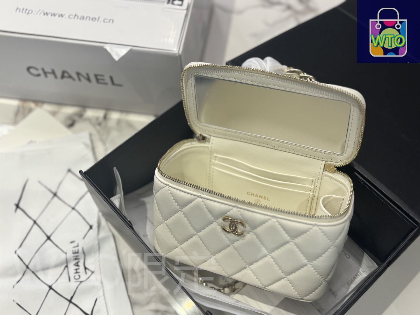 今日特価】Chanel シャネル クラシックハンドルボックスバッグ