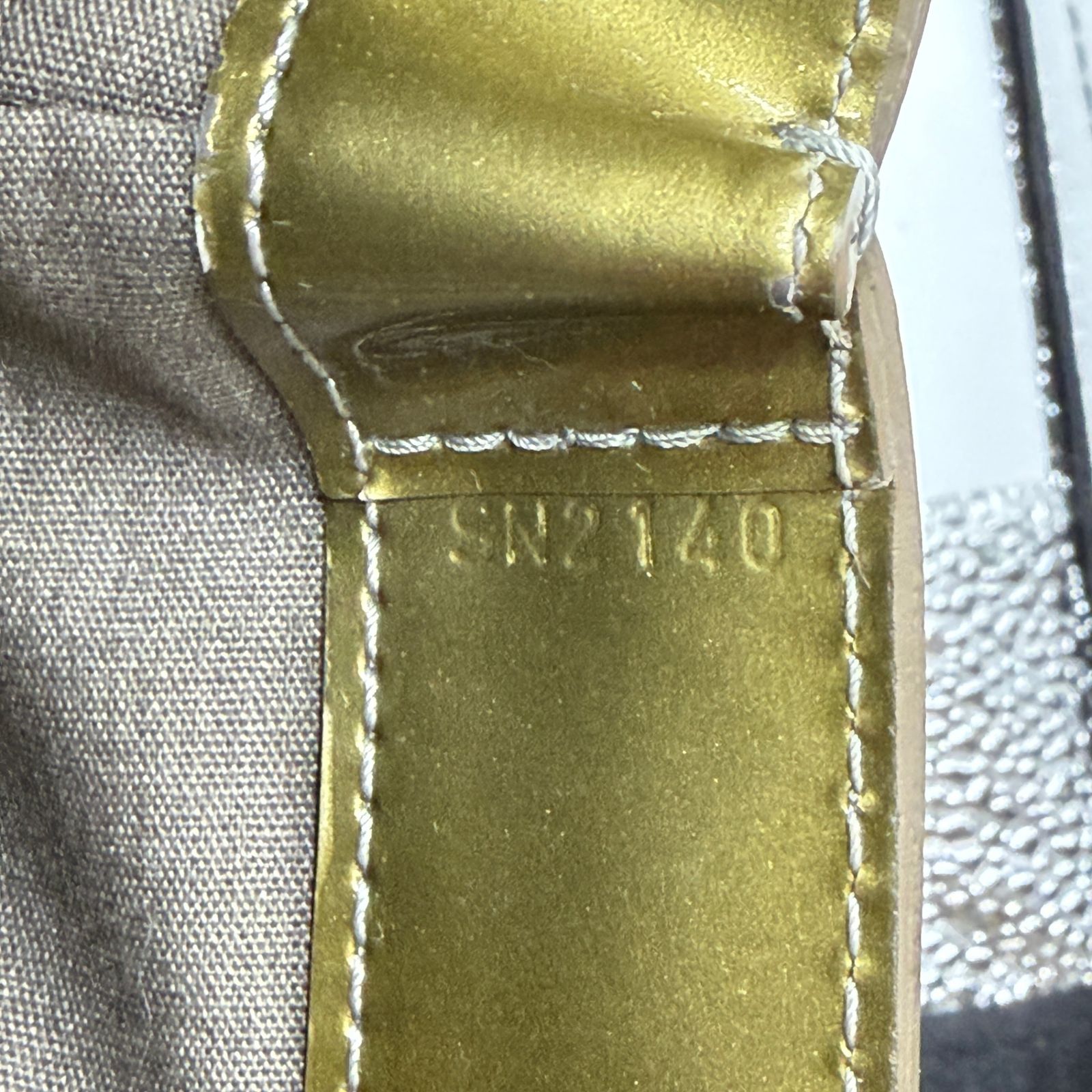 美品！！！ルイヴィトン ヴェルニ ウィルシャー MM トートバッグ ルイヴィトン ウィルシャー MM アマラント モノグラム トートバッグ