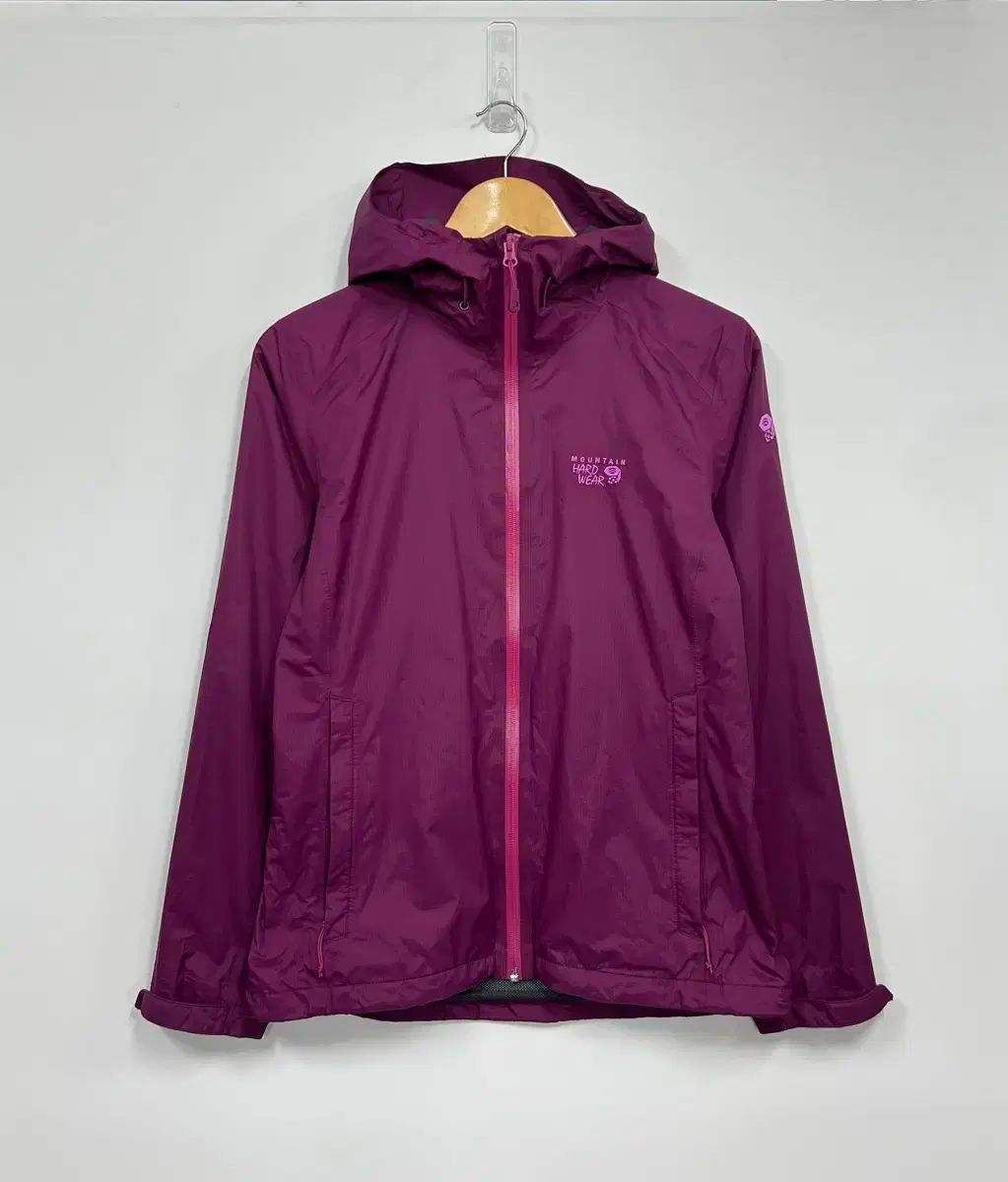Mountain Hardwear 超軽量ウィンドブレーカーフーディ M 忖度なしの自腹比較レビュー】軽い・快適・汗が抜ける。進化する