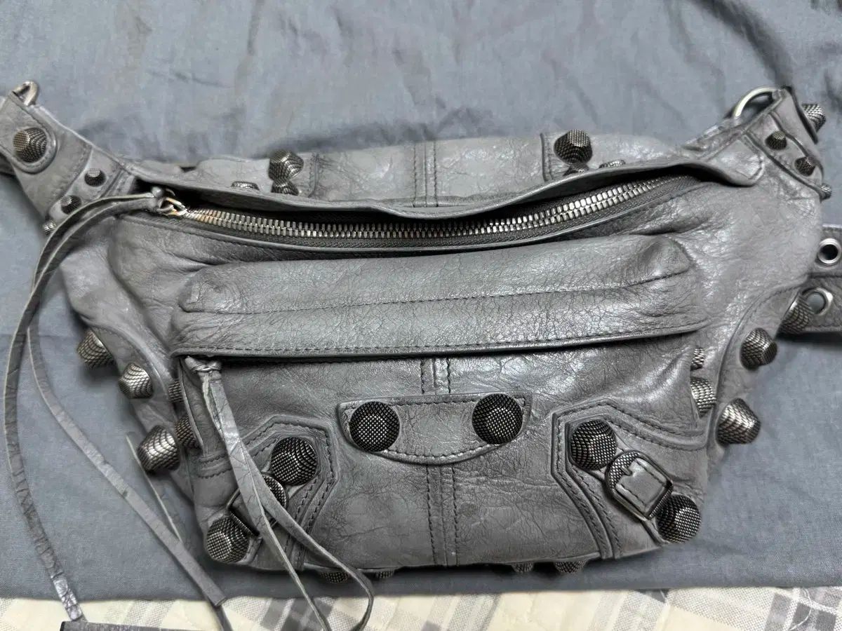 BALENCIAGA バレンシアガ ルカゴール ベルトバッグ グレー