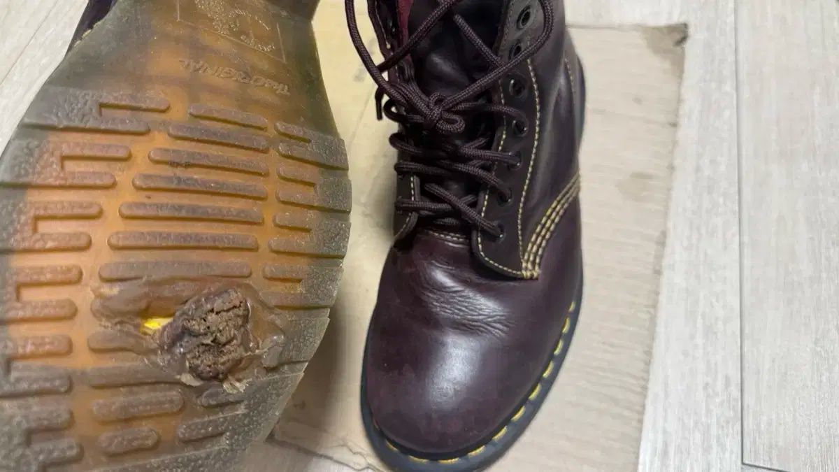 品質保証で、高速配送！ DR. MARTENS ドクターマーチン 1460 バーガンディー eu40 260 ユーティリティのある