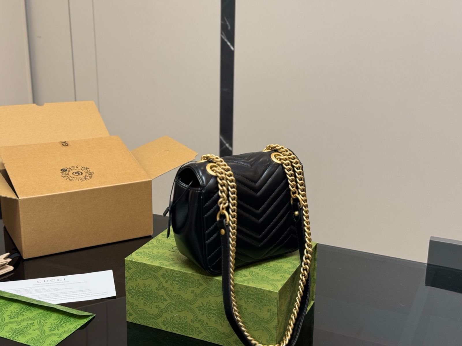 スクエアファット グッチ