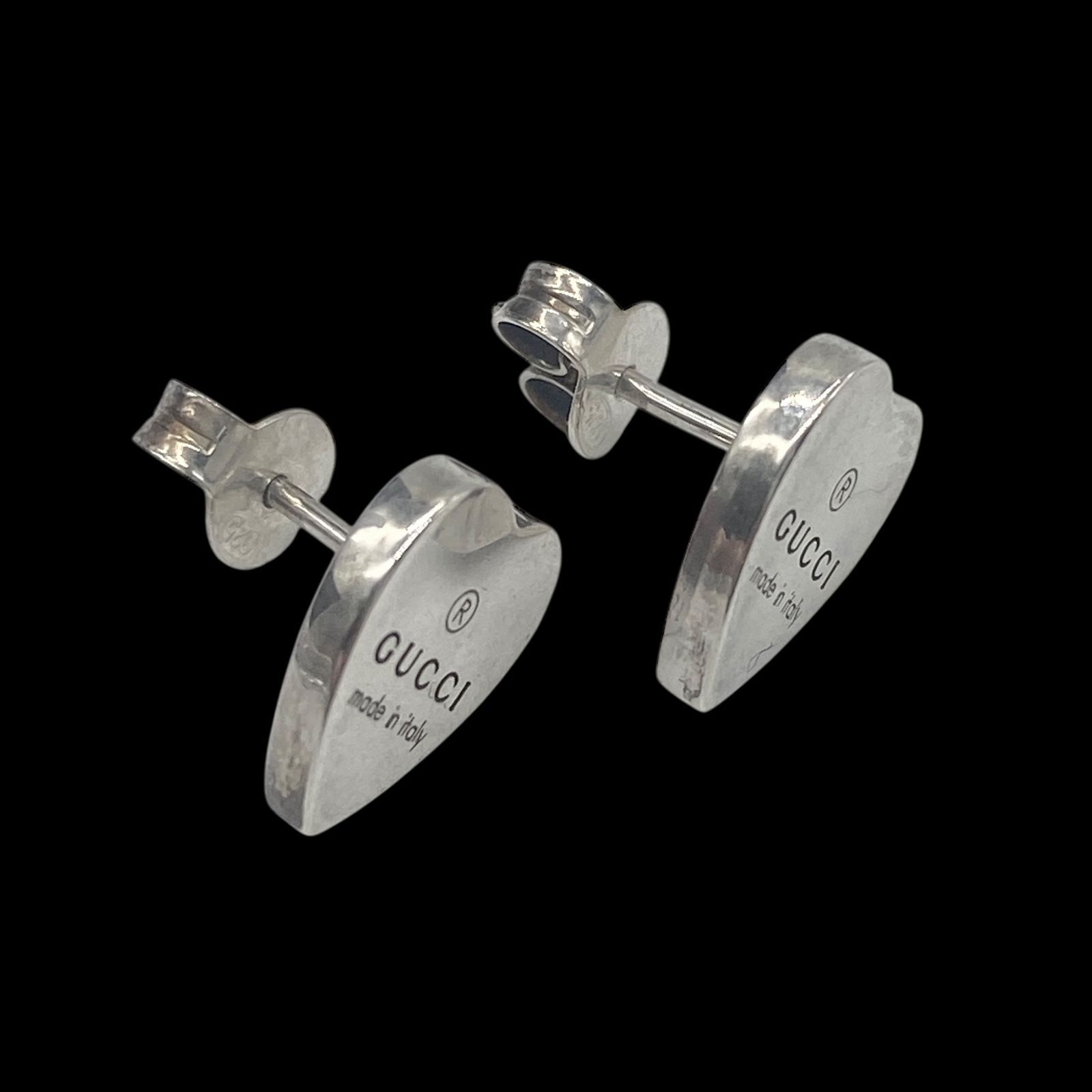 GUCCI 新品未使用品 G刻印ハートピアス 片耳用 925silver 極美品 高級 GUCCI グッチ ハート ピアス ロゴ シルバー Ag925 刻印