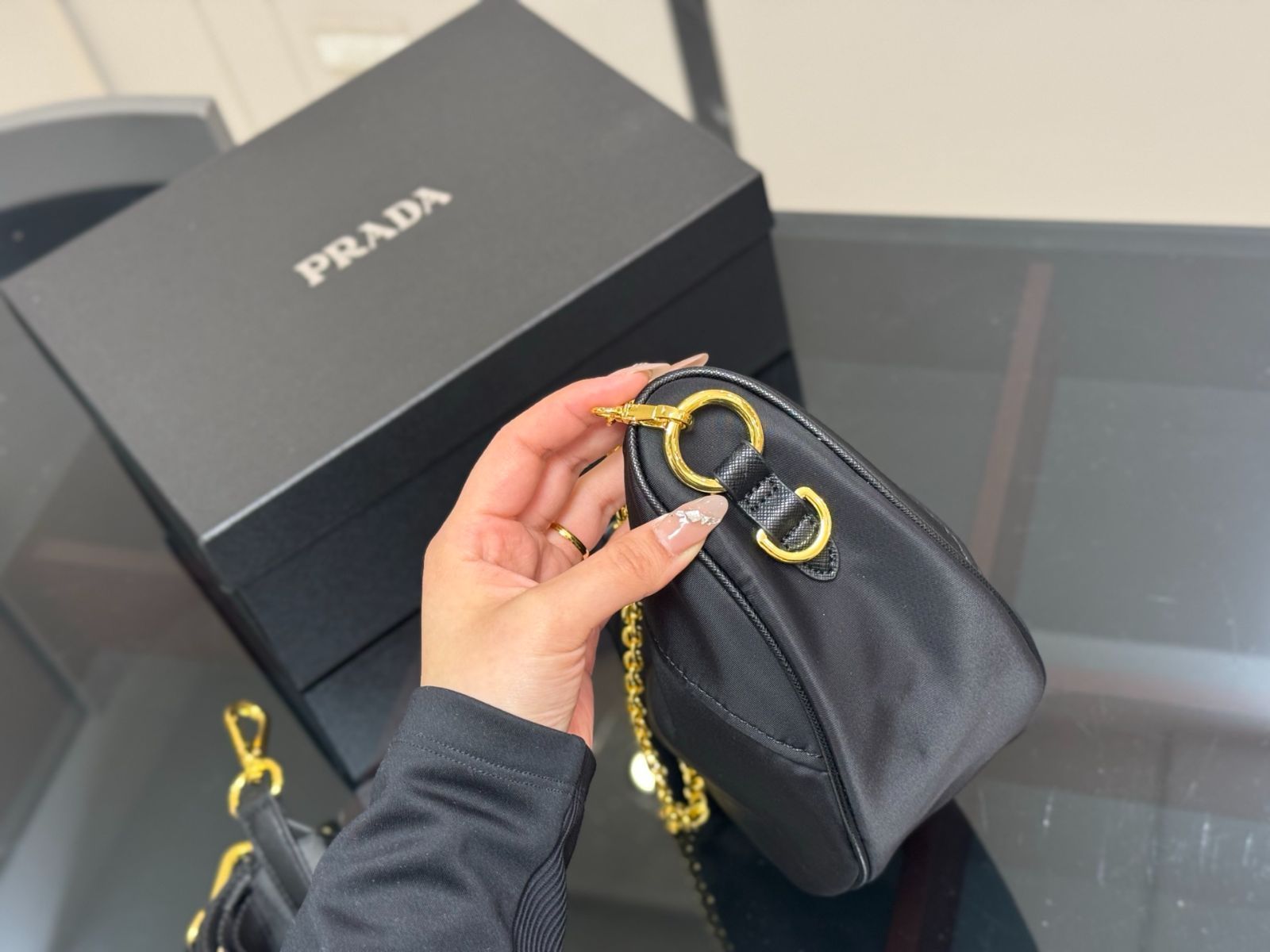 PRADA ブラック スリングバック ミュール ブラック パテントレザー スリングバックパンプス | PRADA