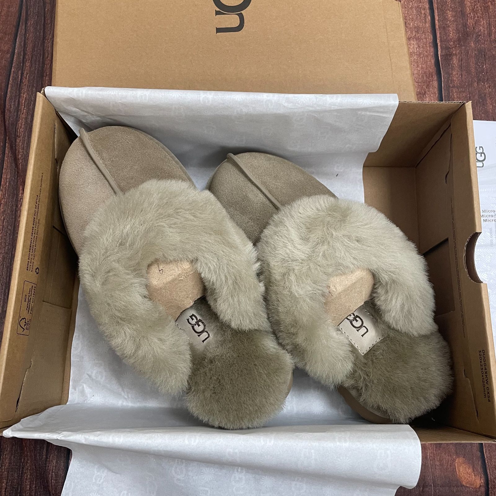 人気極美品 UGG アグ レディース ムートン スリッパ 厚底 サンダル 箱 ...