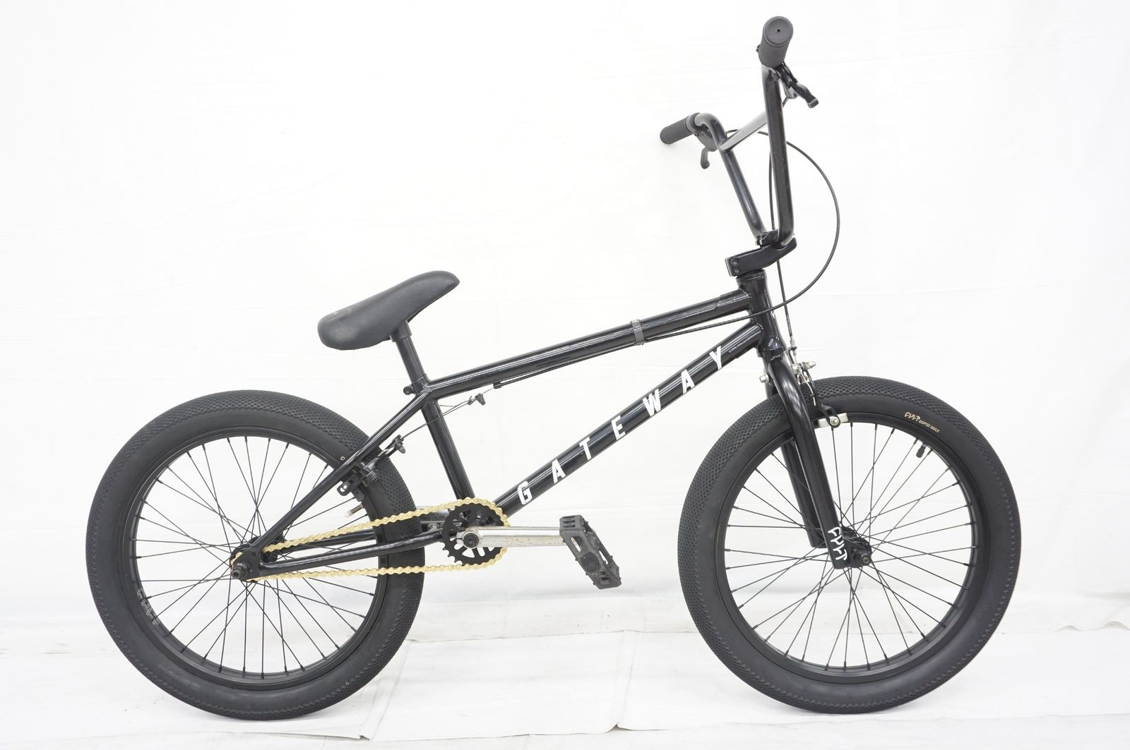 CULT 「カルト」 GATEWAY 2019年モデル BMX / バイチャリ阪急