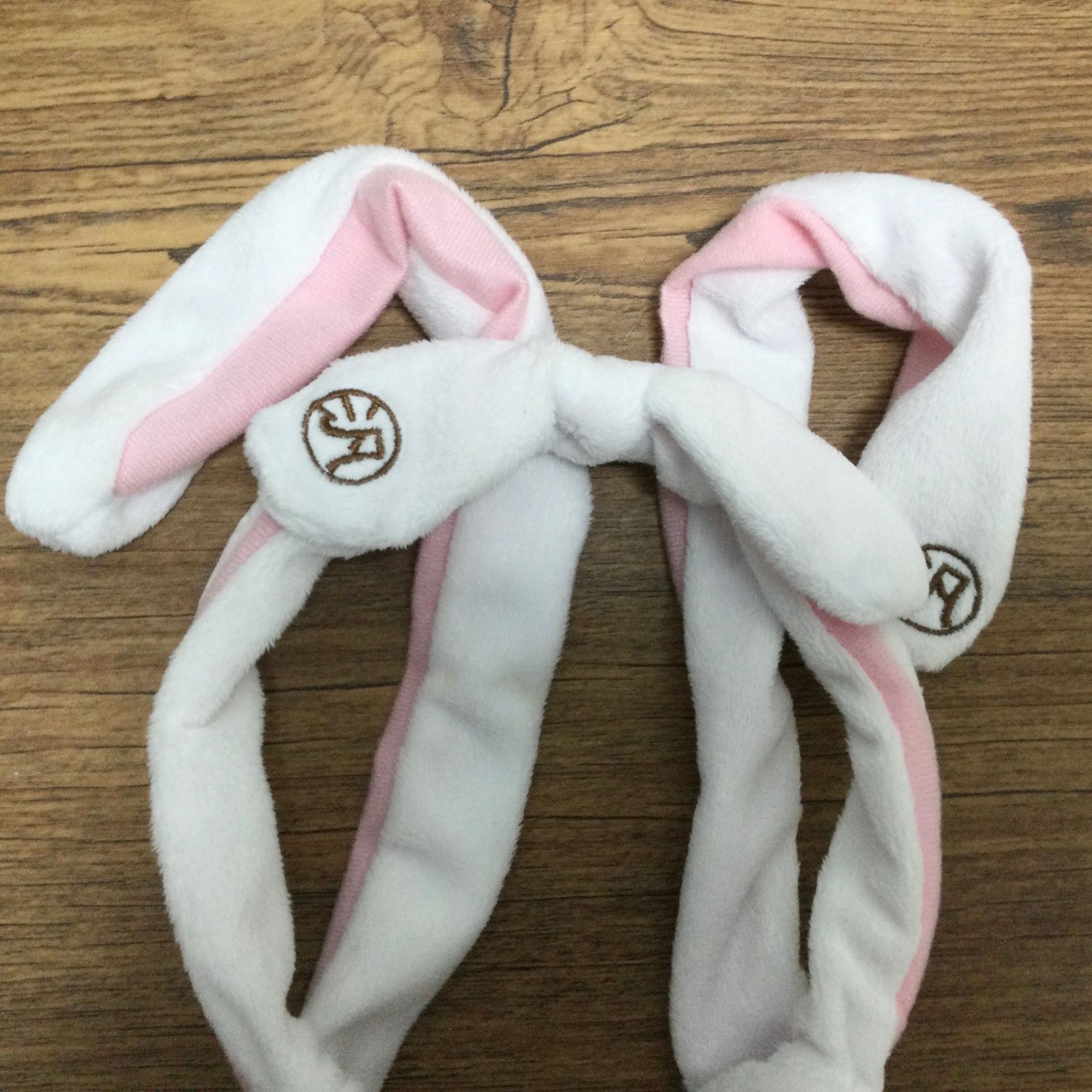 未使用訳アリ】チャックスGP みみあてヘッドフォン型汎用うさぎ TAITO